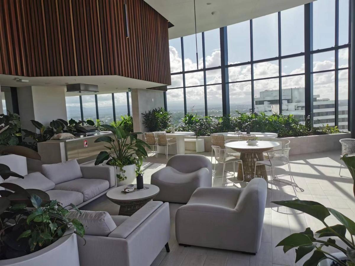 2 Bedroom Luxurious Family Apartment Next To Pacific Fair - Broadbeach Gold Coast Gc22 Exterior photo