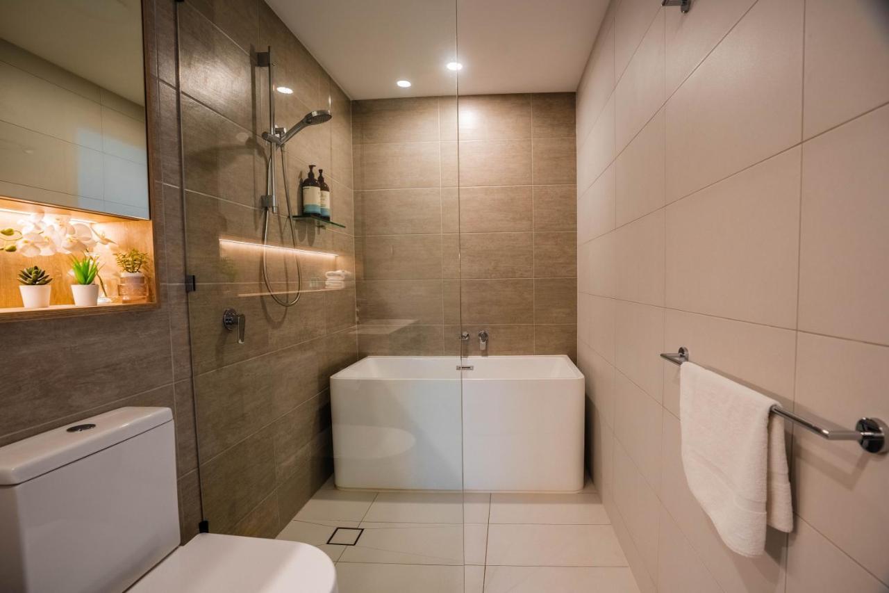 2 Bedroom Luxurious Family Apartment Next To Pacific Fair - Broadbeach Gold Coast Gc22 Exterior photo