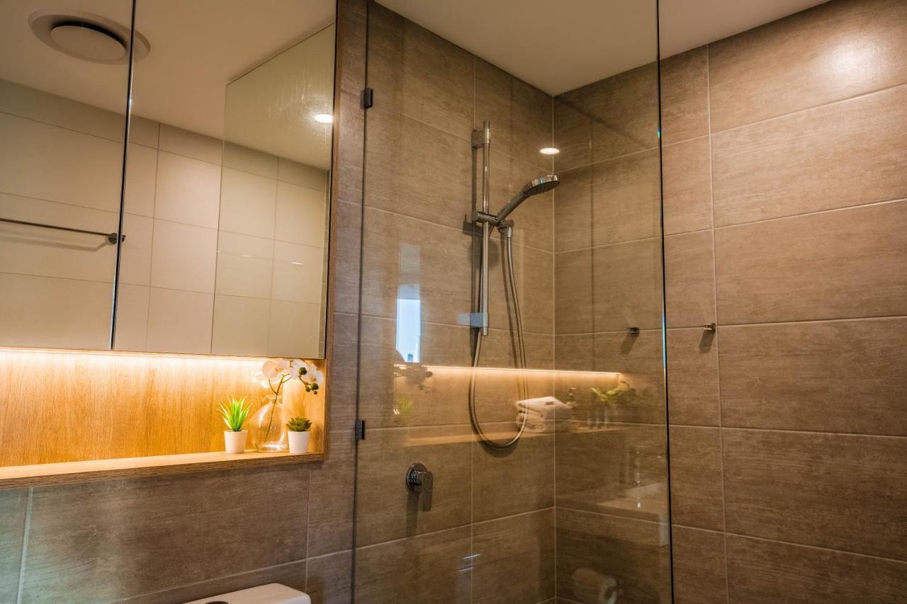 2 Bedroom Luxurious Family Apartment Next To Pacific Fair - Broadbeach Gold Coast Gc22 Exterior photo